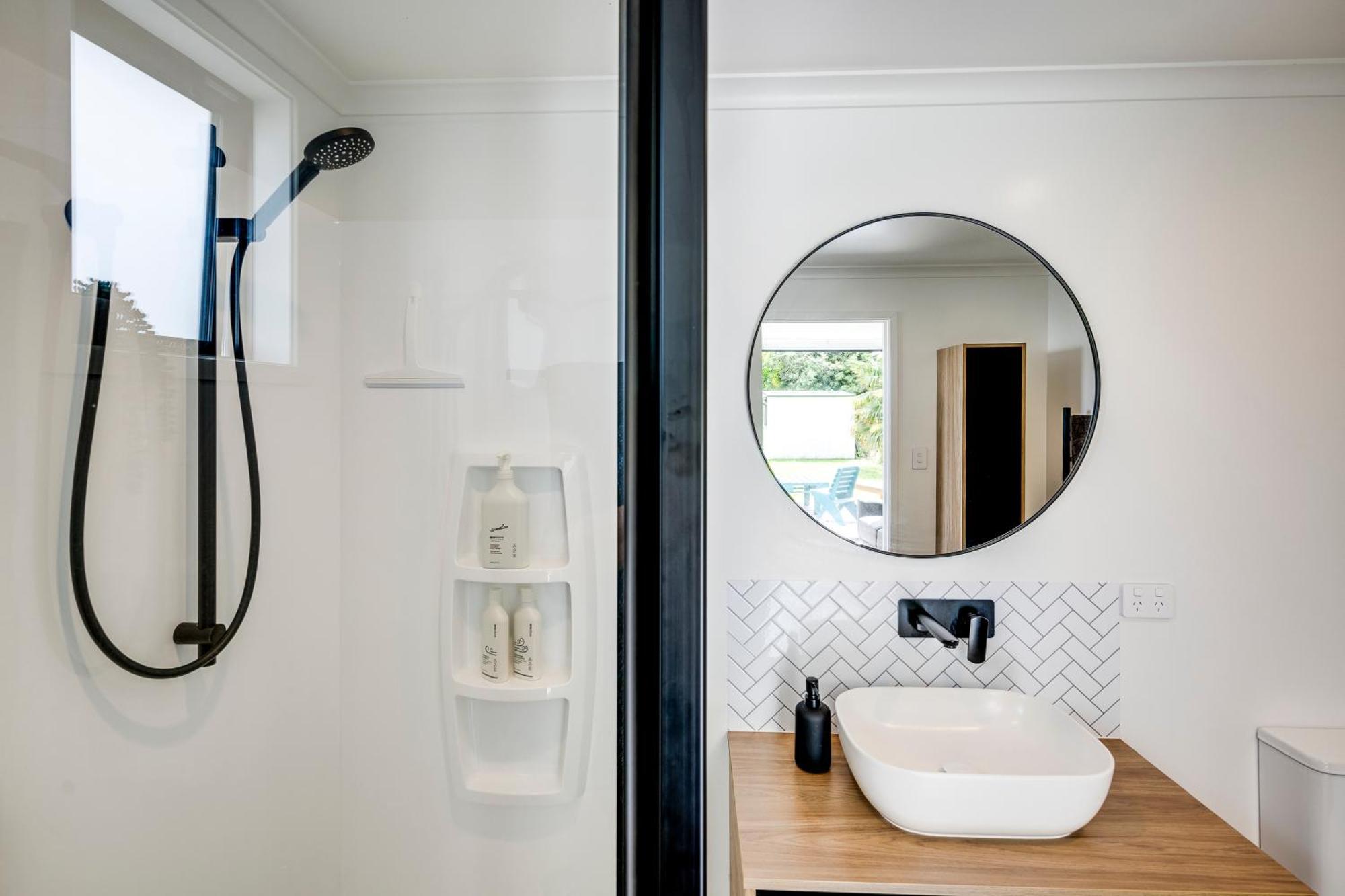 Modern Studio Near Clive River Exterior foto