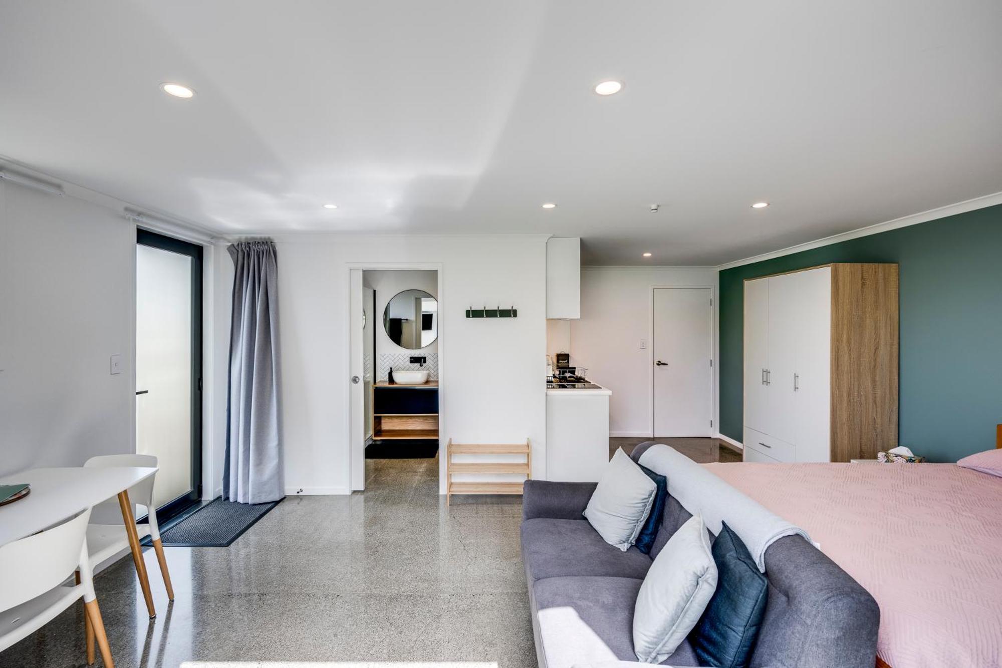 Modern Studio Near Clive River Exterior foto