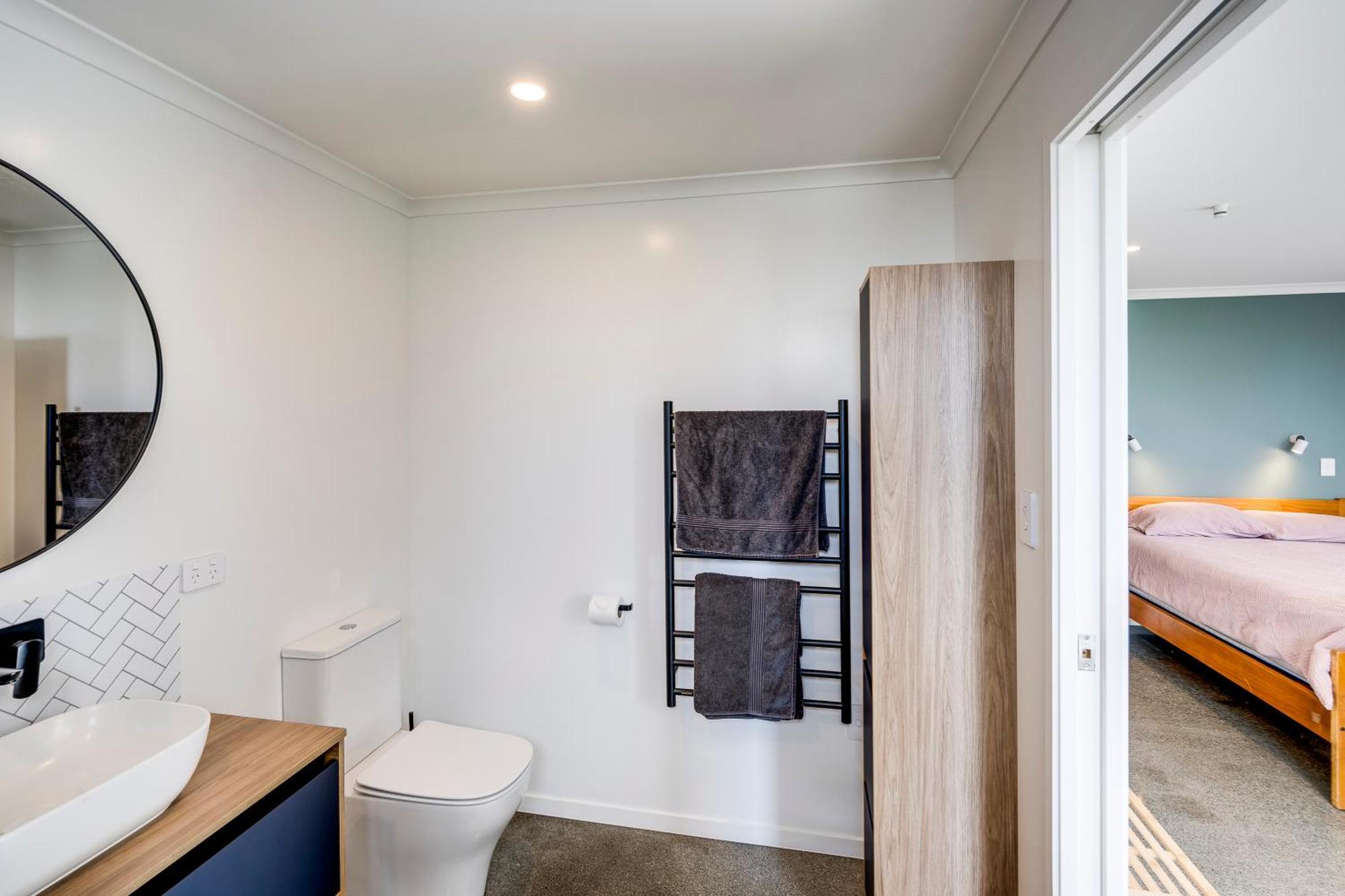 Modern Studio Near Clive River Exterior foto