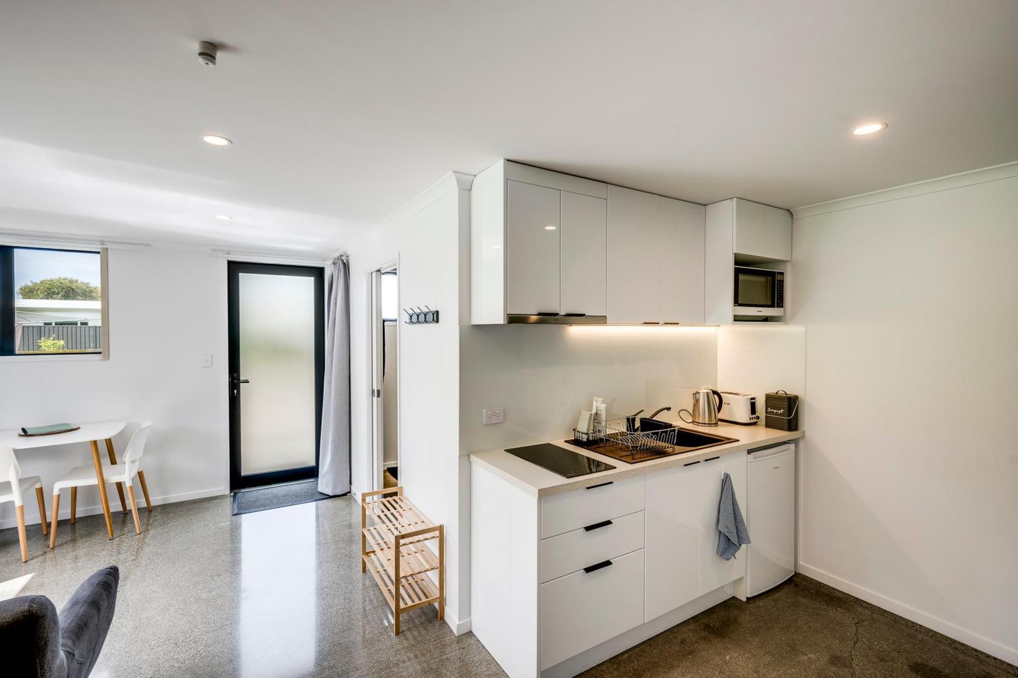 Modern Studio Near Clive River Exterior foto